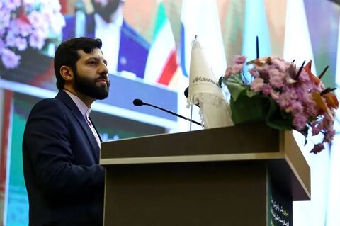 عدم بهرهوری نیروی کار با افزایش تحصیلات و سابقه کار رییس بهره وری