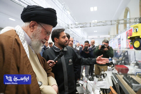 بازدید رهبر انقلاب از نمایشگاه توانمندی‌های تولید داخلی