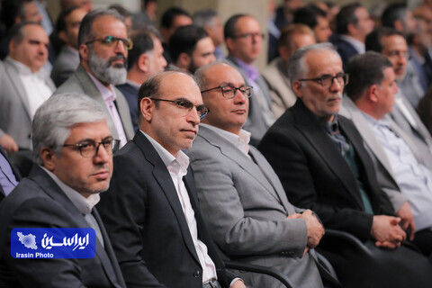 دیدار تولیدکنندگان و فعالان اقتصادی با رهبر معظم انقلاب