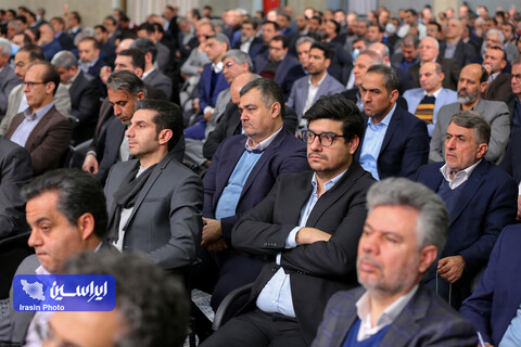 دیدار تولیدکنندگان و فعالان اقتصادی با رهبر معظم انقلاب