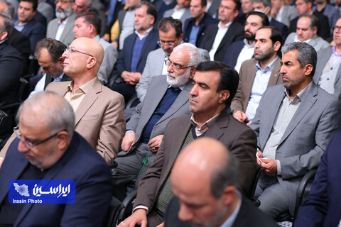 دیدار تولیدکنندگان و فعالان اقتصادی با رهبر معظم انقلاب
