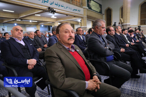 دیدار تولیدکنندگان و فعالان اقتصادی با رهبر معظم انقلاب