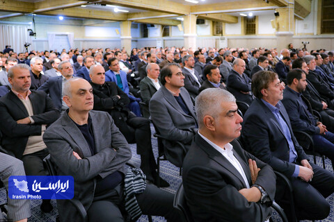 دیدار تولیدکنندگان و فعالان اقتصادی با رهبر معظم انقلاب