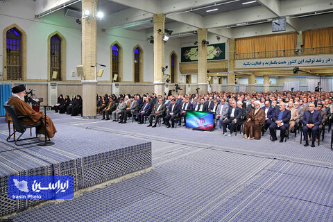 دیدار تولیدکنندگان و فعالان اقتصادی با رهبر معظم انقلاب