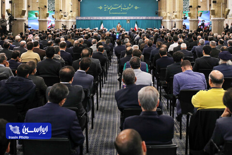 دیدار تولیدکنندگان و فعالان اقتصادی با رهبر معظم انقلاب