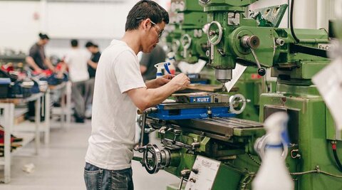 صنعتگران با چالش کمبود نیروی انسانی متخصص مواجه هستند صنعت