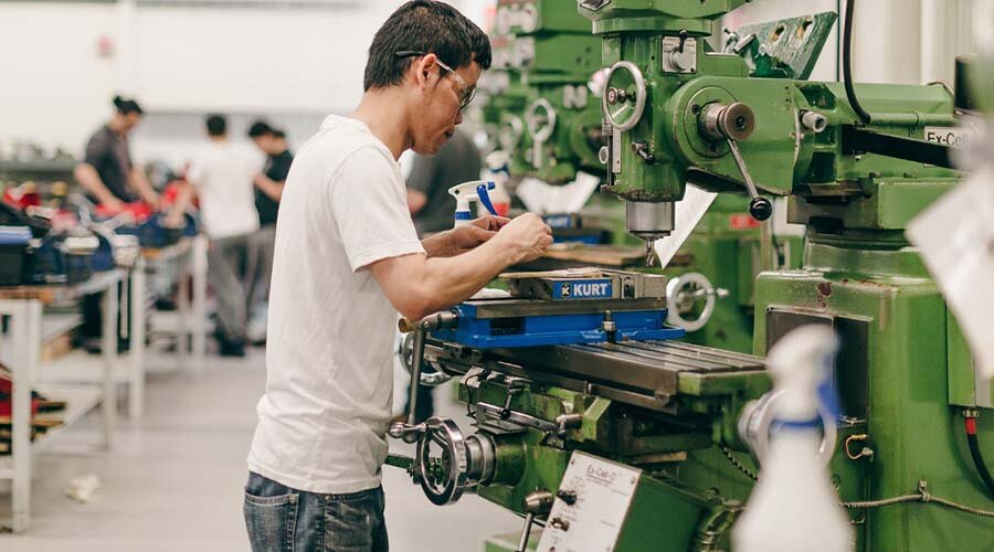 صنعتگران با چالش کمبود نیروی انسانی متخصص مواجه هستند