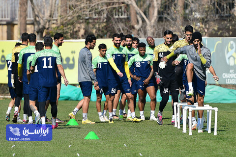 تمرین تیم فوتبال سپاهان پیش از دیدار با الهلال عربستان