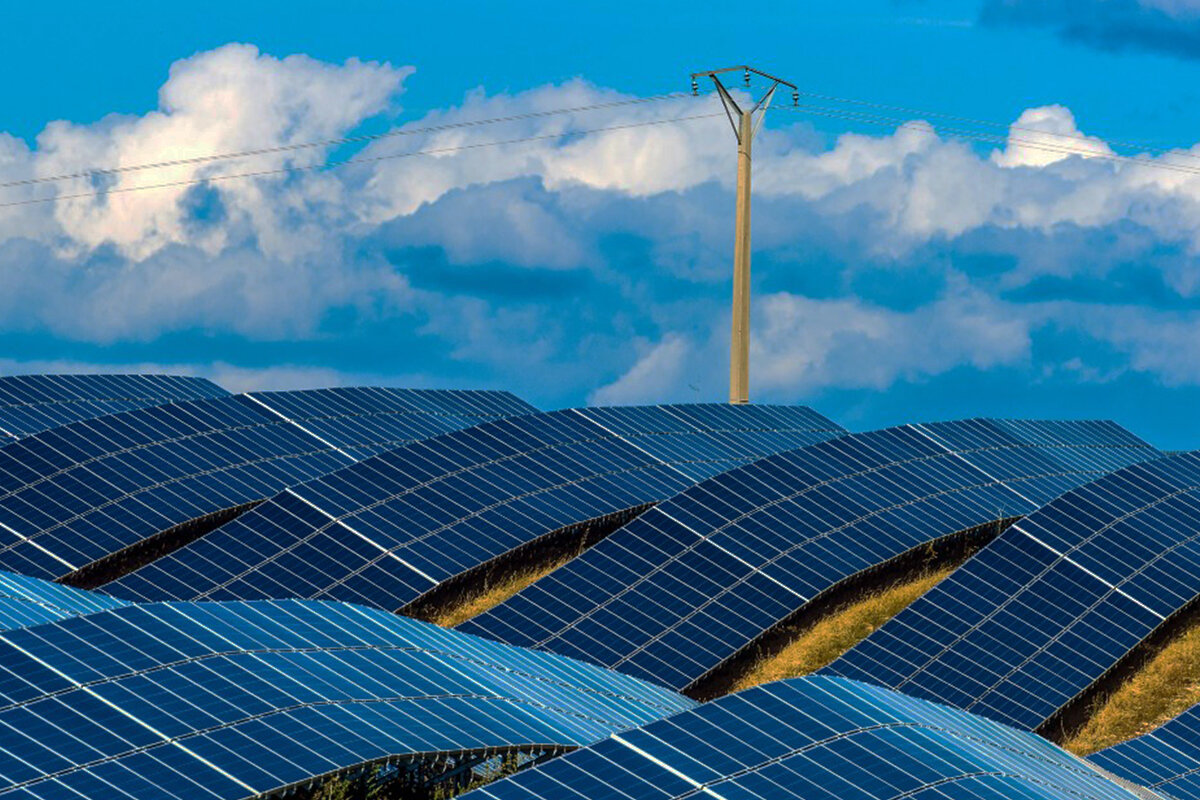 قرارداد یک میلیارد دلاری ساخت نیروگاه خورشیدی چین در عربستان سعودی