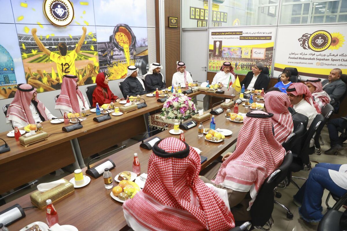 بازدید سفیر عربستان از باشگاه سپاهان و ورزشگاه نقش جهان
