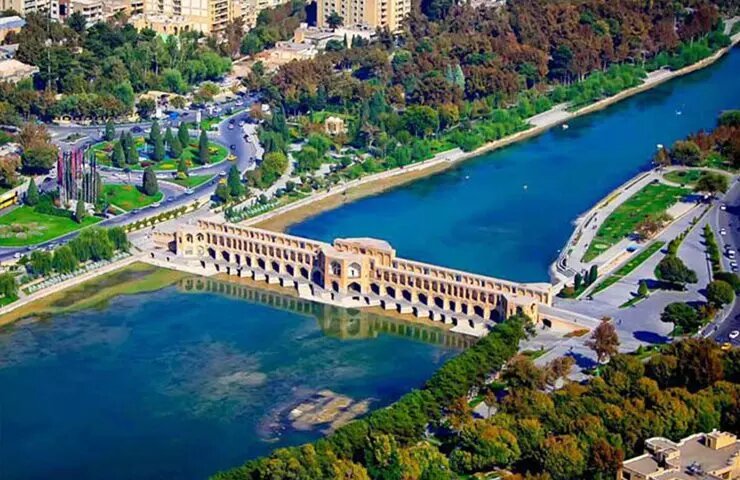 استفاده از سرمایه گردشگری در اصفهان همچون خام‌فروشی نفت است