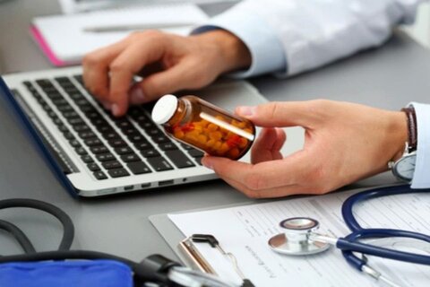 حذف کاغذ از بیمههای تکمیلی در بخش دارو از امروز آغاز شد بیمه