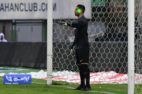 دیدار ذوب آهن و پرسپولیس