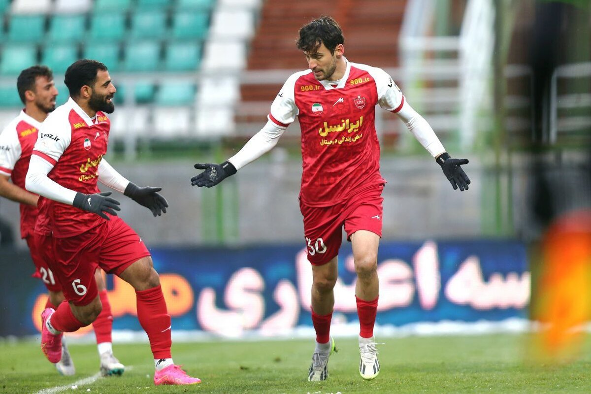 خلاصه بازی ذوب‌آهن – پرسپولیس/ برد با تک گل گیورگی