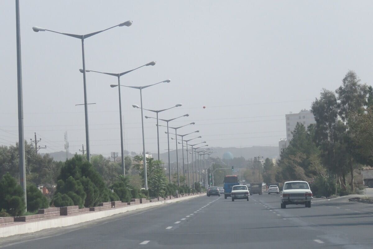کاهش ۱۲ درجه‌ای دمای هوا در اصفهان