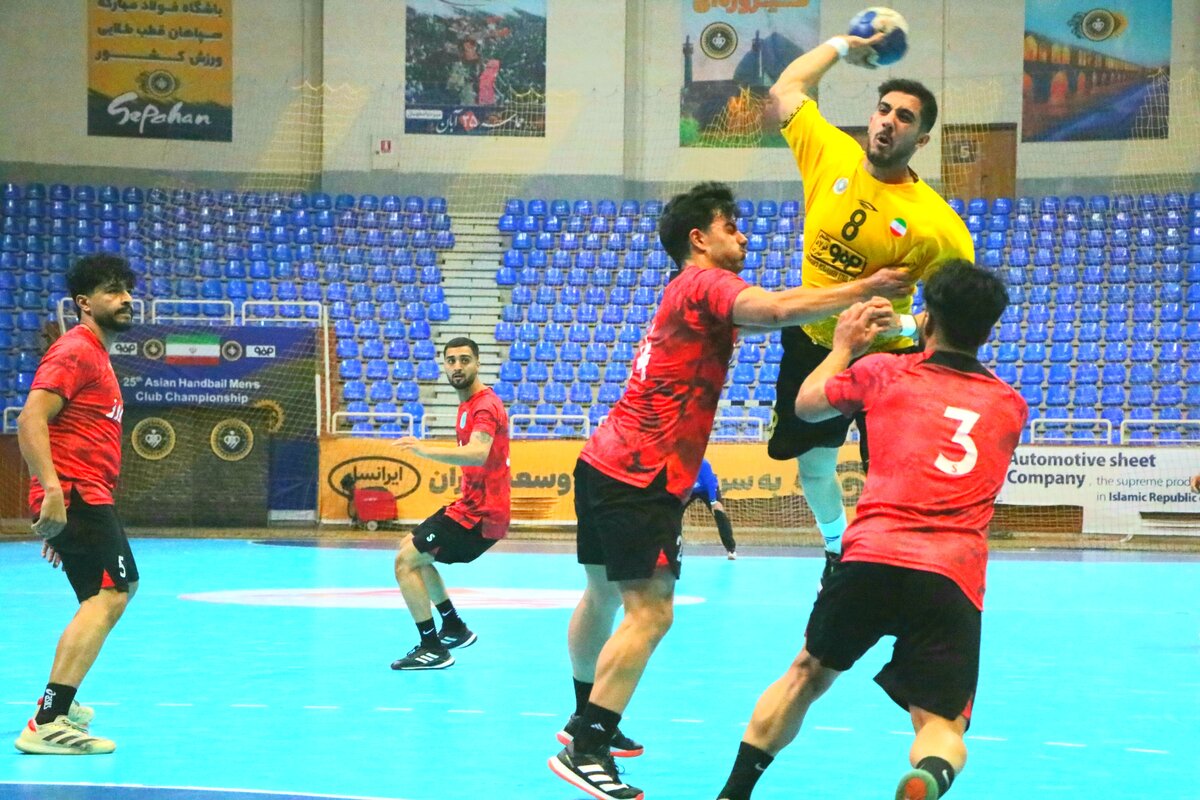 بازیکن سپاهان: تلاش می‌کنیم در نیم‌فصل دوم بهتر باشیم