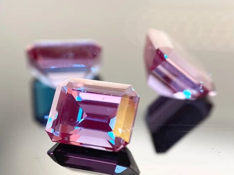 سنگهای قیمتی، کمیاب و ارزشمند؛ از الکساندریت تا یاقوت کبود قرمز سنگ های تزئینی