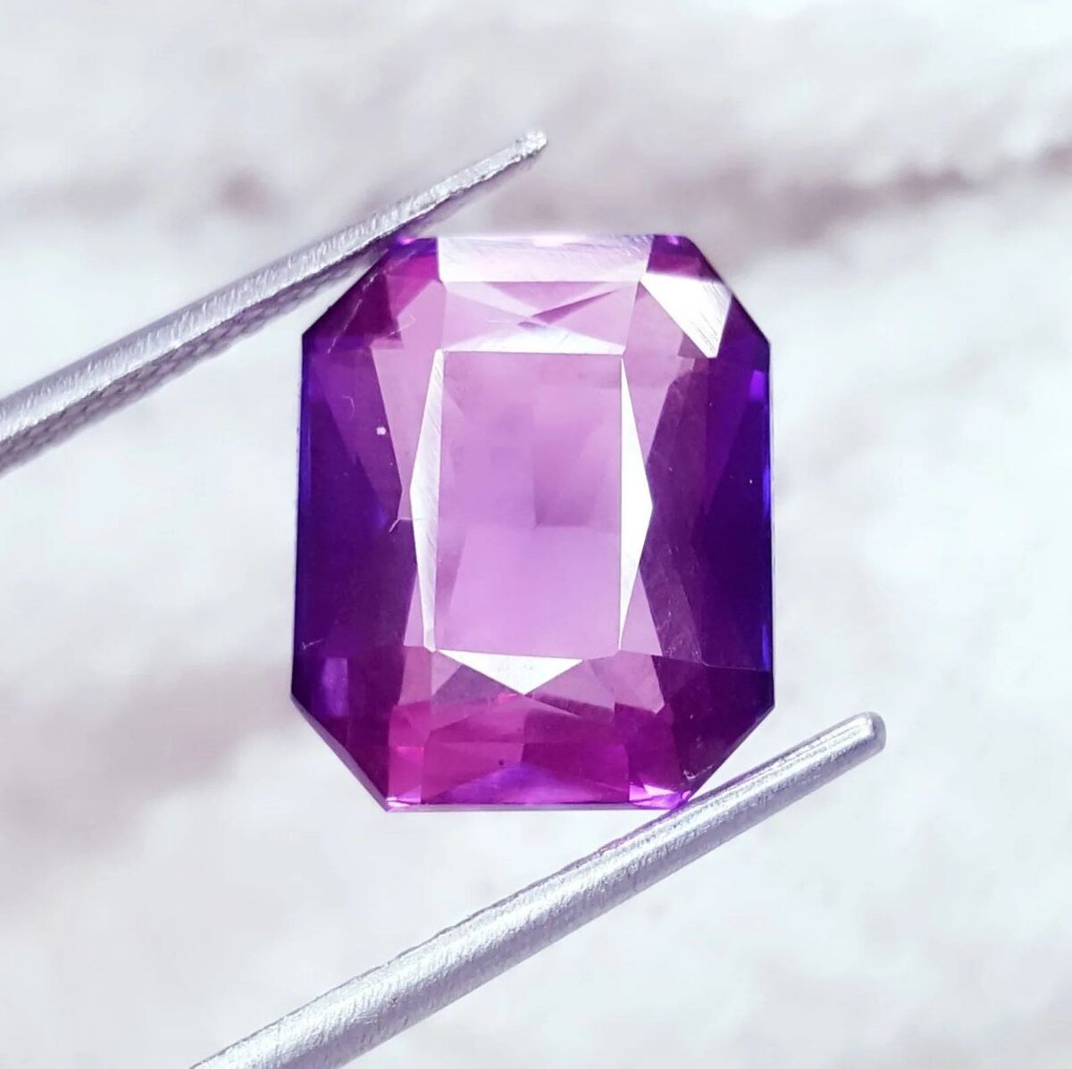 سنگهای قیمتی، کمیاب و ارزشمند؛ از الکساندریت تا یاقوت کبود قرمز