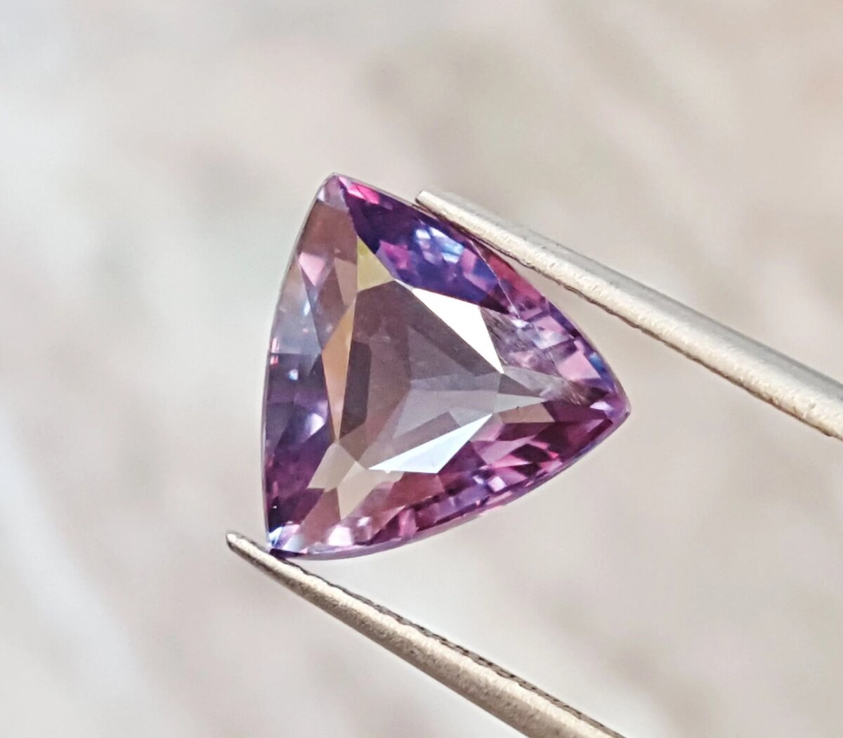 سنگهای قیمتی، کمیاب و ارزشمند؛ از الکساندریت تا یاقوت کبود قرمز