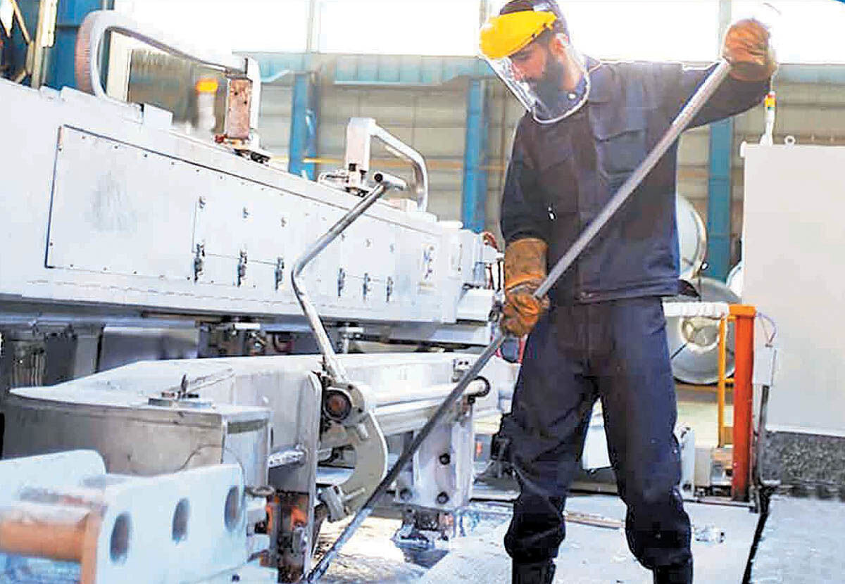 صرفه‌جویی ۳۵ میلیارد ریالی در شرکت ورق‌خودرو با کاهش سرباره حوضچه مذاب