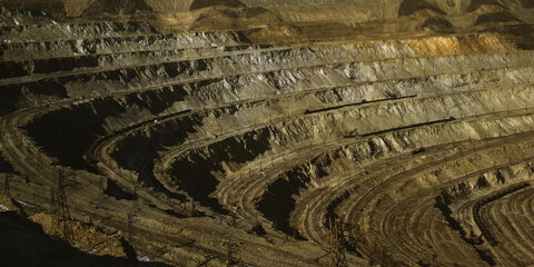 عیار سنگ مس بحرانی شد / تمام مس کم هزینه جهان استخراج شدهاست معدن