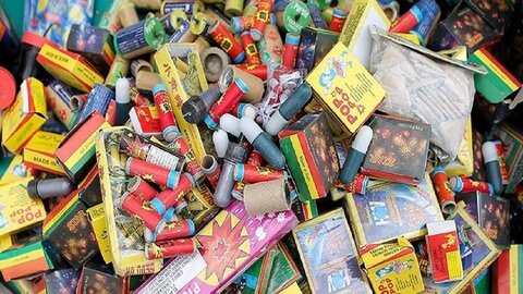 کشف ۱۰ میلیون مواد محترقه توسط پلیس تهران موادمحترقه