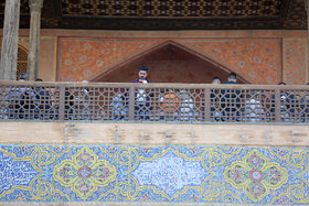 مسافران نوروزی در میدان نقش جهان اصفهان