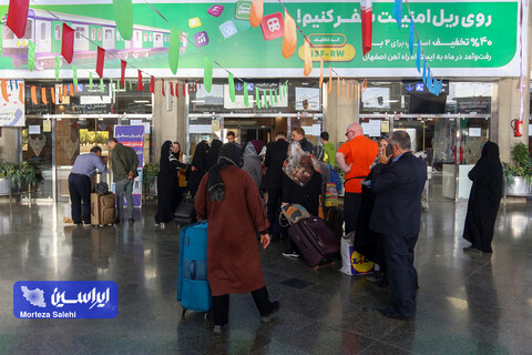 بدرقه مسافران نوروزی اصفهان