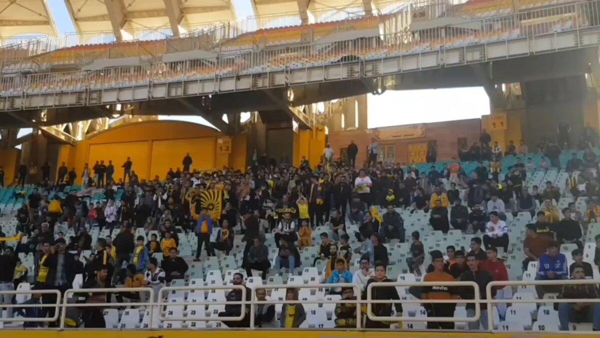 دیدار دوستانه سپاهان و سپاهان ب با حضور هواداران در نوروز ۱۴۰۳
