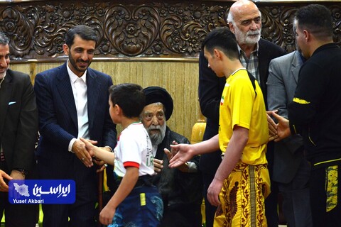نکوداشت آیین کهن زورخانه‌گردی در ماه‌مبارک رمضان