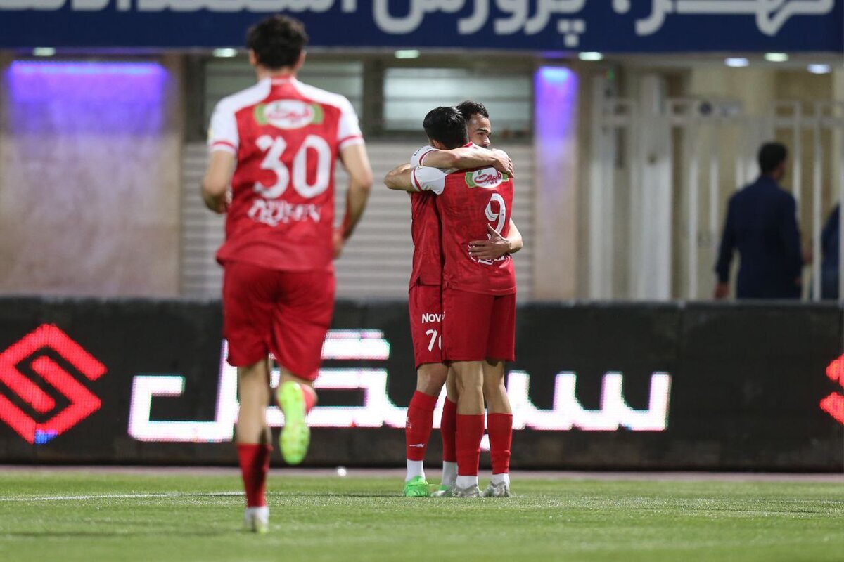 خلاصه بازی گل گهر – پرسپولیس/ گل تماشایی اورونوف