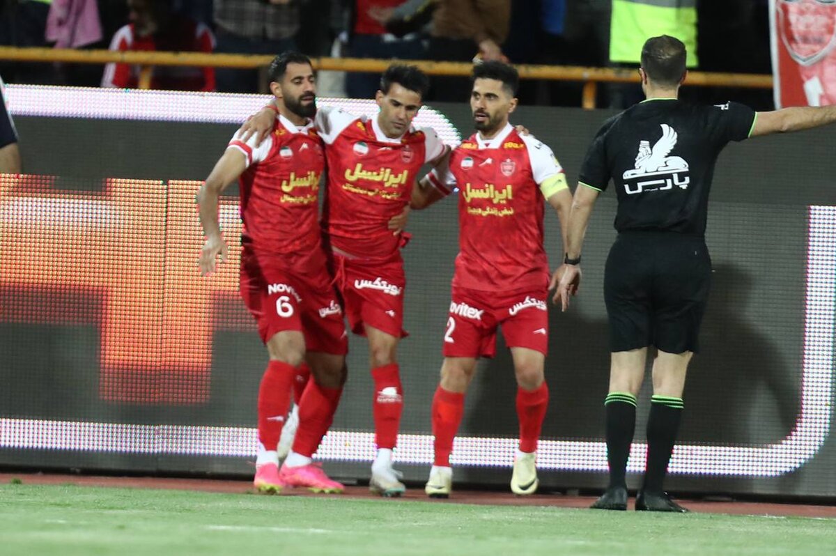 تک گل پرسپولیس برای ماندن در فاصله یک امتیازی استقلال