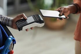 امکان پرداخت پول از طریق موبایل به جای استفاده از کارت