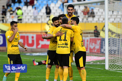 سپاهان با برد در دربی روحیه گرفت سپاهان - ذوبآهن