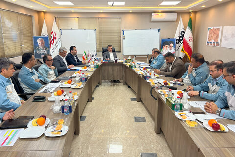 بازدید مدیرعامل آتیهفولاد از روند پیشرفت طرحهای توسعۀ فولاد تاراز چهارمحال بازدید از خطوط آتیه فولاد