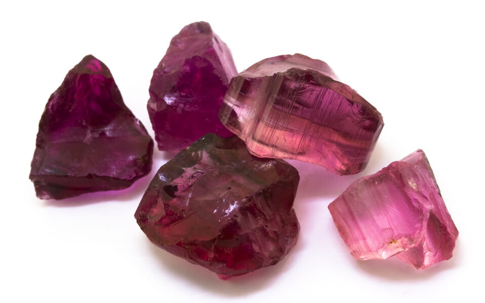 زیبایی دلچسب تورمالین بنفش