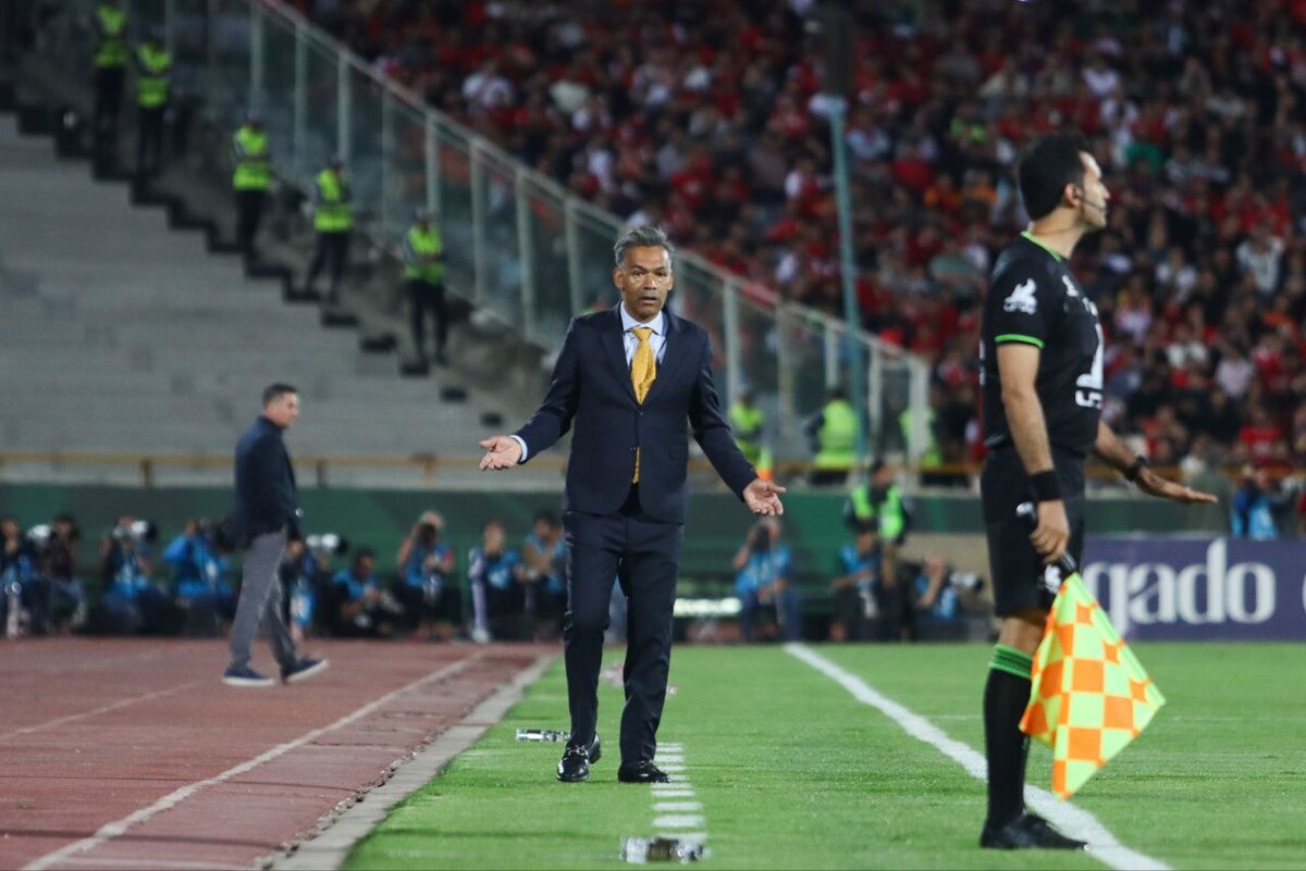 مورایس: اگر کلاه داشتم برمی‌داشتم و به بازیکنانم تعظیم می‌کردم/ برای مدعیان قهرمانی آرزوی موفقیت دارم