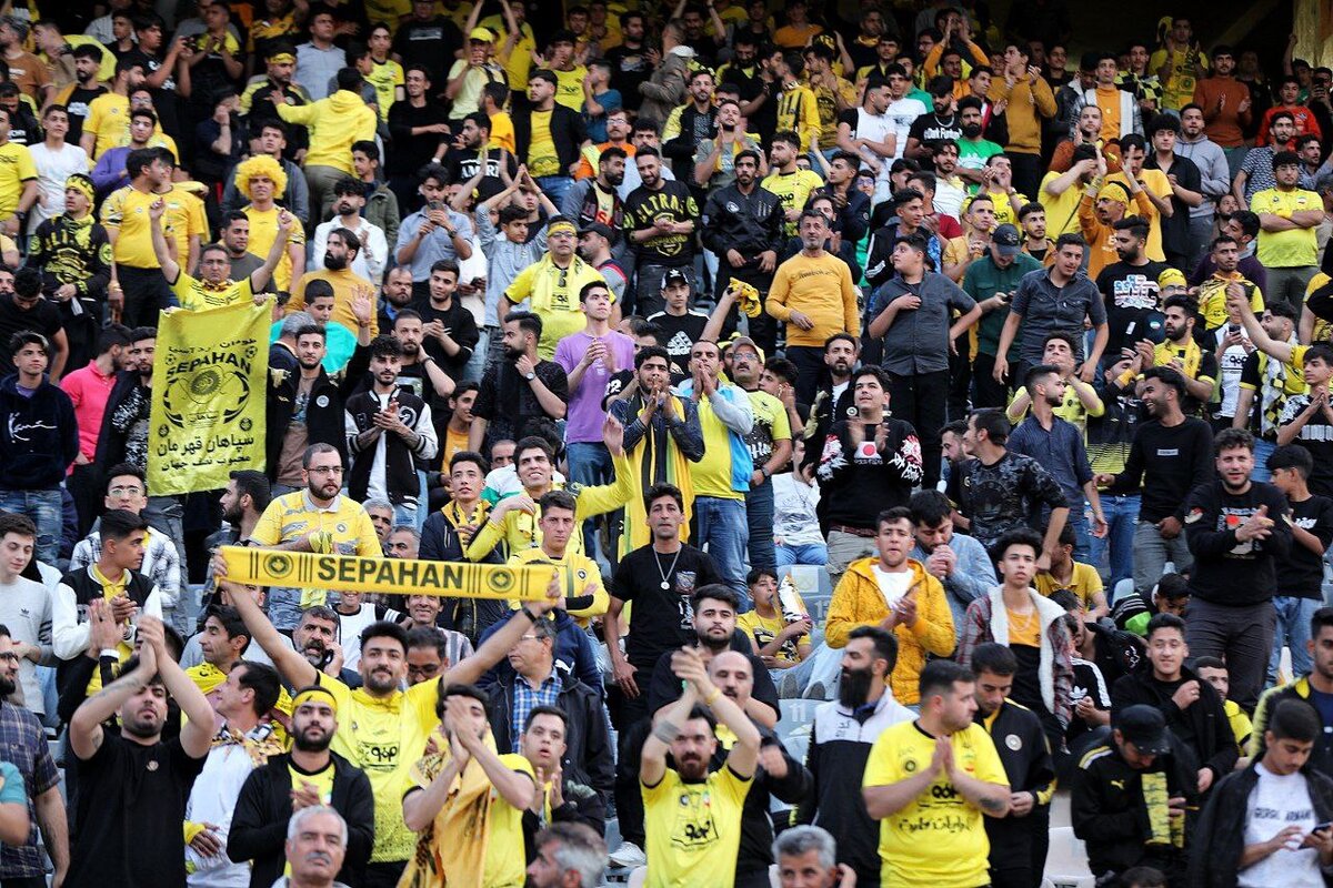 ۱۰ سال محرومیت برای هوادار سپاهان!