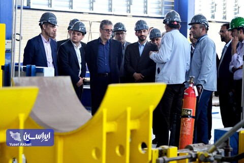 بازدید مدیرعامل شرکت فولاد مبارکه و تعدادی از اعضای هیئت مدیره، معاونین و مدیران این شرکت از کارخانه نوین الکترود اردکان