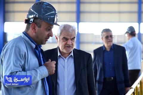 بازدید مدیرعامل شرکت فولاد مبارکه و تعدادی از اعضای هیئت مدیره، معاونین و مدیران این شرکت از کارخانه نوین الکترود اردکان