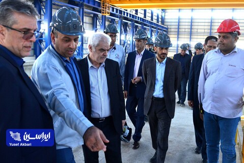 بازدید مدیرعامل شرکت فولاد مبارکه و تعدادی از اعضای هیئت مدیره، معاونین و مدیران این شرکت از کارخانه نوین الکترود اردکان