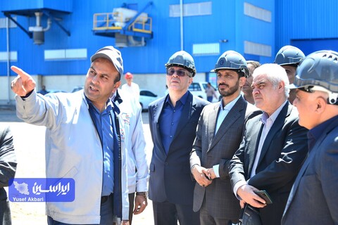 بازدید مدیرعامل شرکت فولاد مبارکه و تعدادی از اعضای هیئت مدیره، معاونین و مدیران این شرکت از کارخانه نوین الکترود اردکان