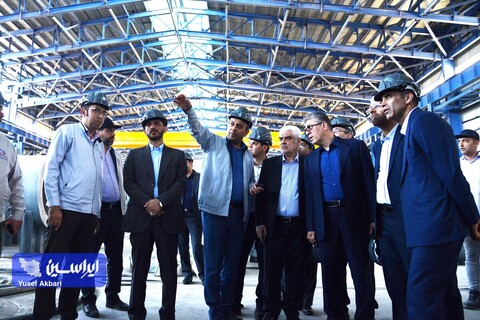 بازدید مدیرعامل شرکت فولاد مبارکه و تعدادی از اعضای هیئت مدیره، معاونین و مدیران این شرکت از کارخانه نوین الکترود اردکان