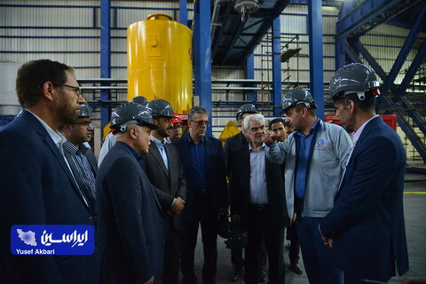 بازدید مدیرعامل شرکت فولاد مبارکه و تعدادی از اعضای هیئت مدیره، معاونین و مدیران این شرکت از کارخانه نوین الکترود اردکان