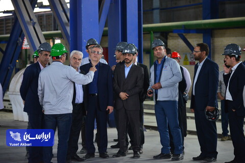 بازدید مدیرعامل شرکت فولاد مبارکه و تعدادی از اعضای هیئت مدیره، معاونین و مدیران این شرکت از کارخانه نوین الکترود اردکان
