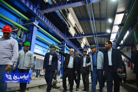 بازدید مدیرعامل شرکت فولاد مبارکه و تعدادی از اعضای هیئت مدیره، معاونین و مدیران این شرکت از کارخانه نوین الکترود اردکان