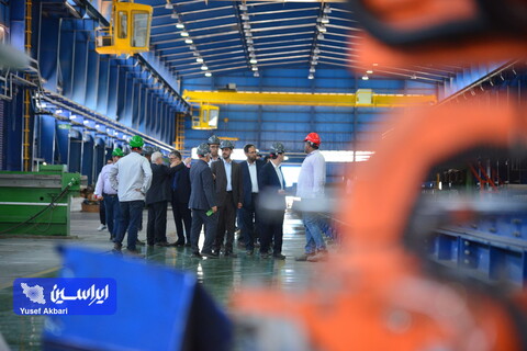 بازدید مدیرعامل شرکت فولاد مبارکه و تعدادی از اعضای هیئت مدیره، معاونین و مدیران این شرکت از کارخانه نوین الکترود اردکان