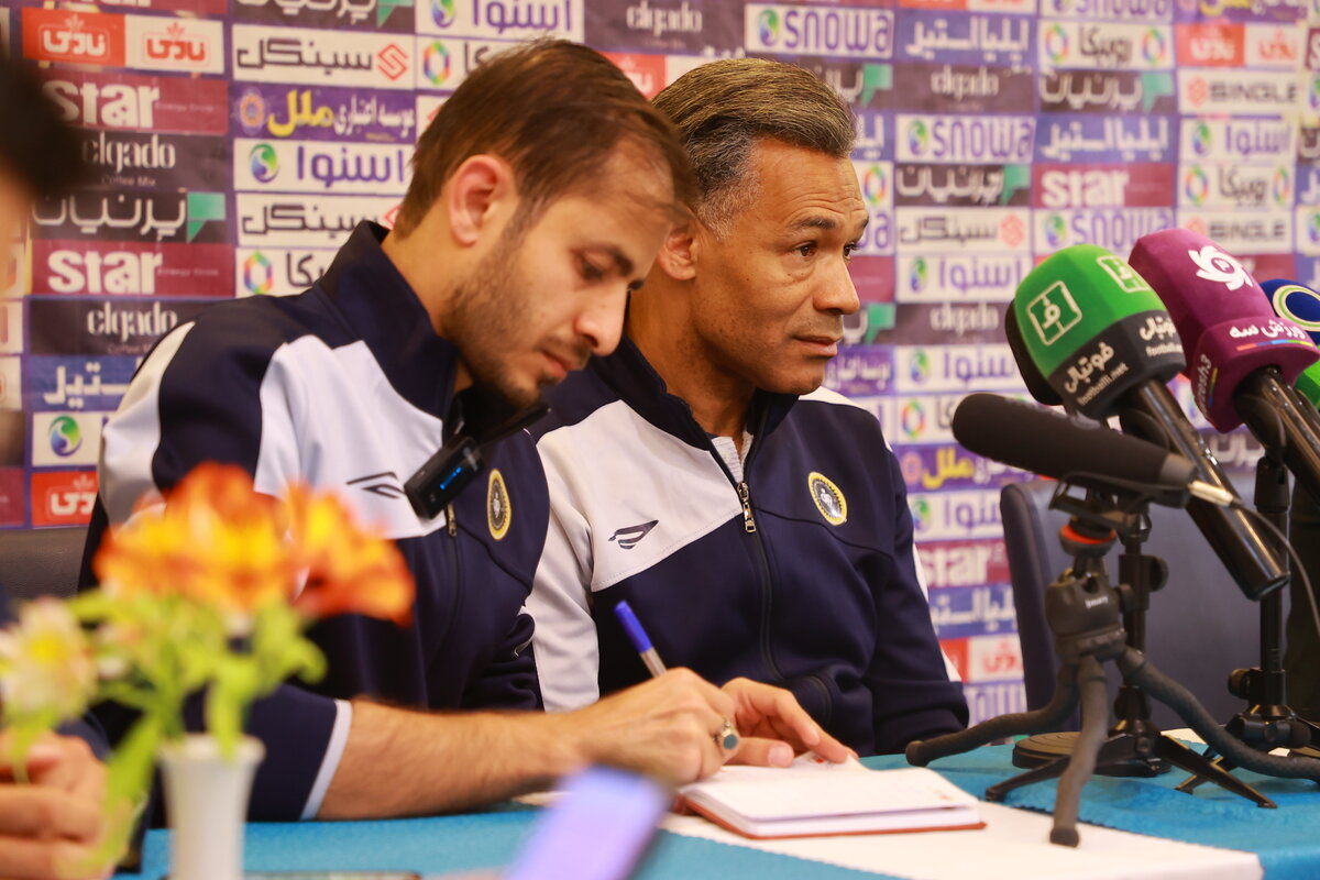 مورایس: احترام مرد و زن در فوتبال باید نگه داشته شود