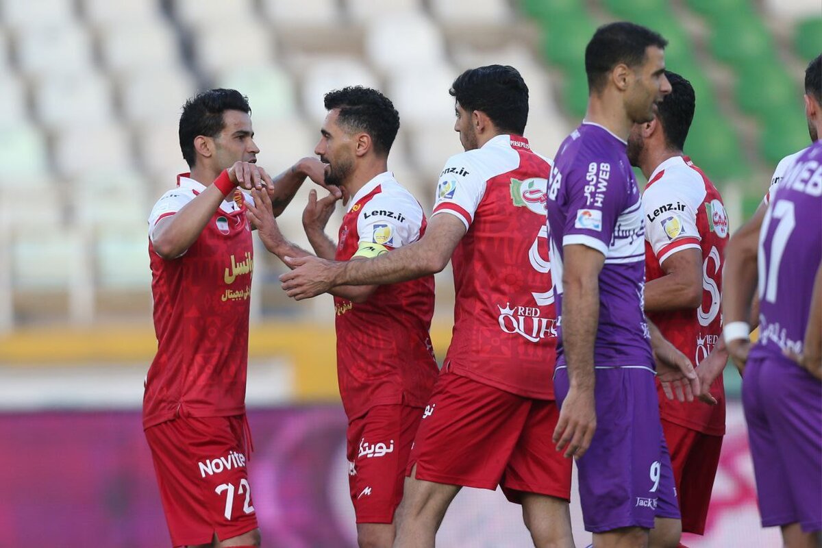 پرسپولیس در ورزشگاه خالی دوباره به صدر رفت