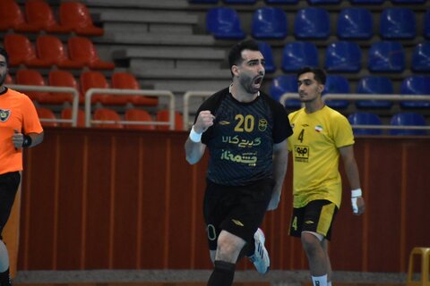 زلفی: حساسیت بازی و اشتباهات فردی بازیکنان در نتیجه تاثیرگذار بود هندبال